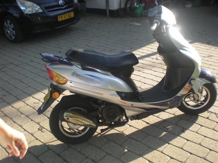 Zhongyu Listo yiring stranger. solgt. billede 3