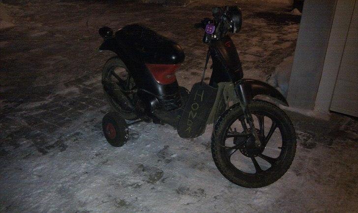 Honda sky Solgt :D - Så er den vinter klar ;) med lidt hjælp ;) billede 1