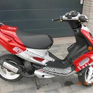 Peugeot Speedfight 2 - Smadret :(