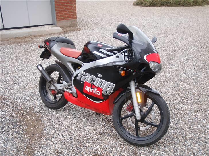 Aprilia rs 50 replica (Solgt) - Er igang med at få den til at køre:) billede 1