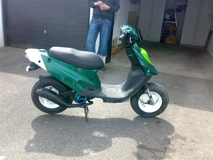 PGO Hot 50 - ny malet fælg & Techno Merlin udstødning ;D. men uden forskærm xD desværre billede 8