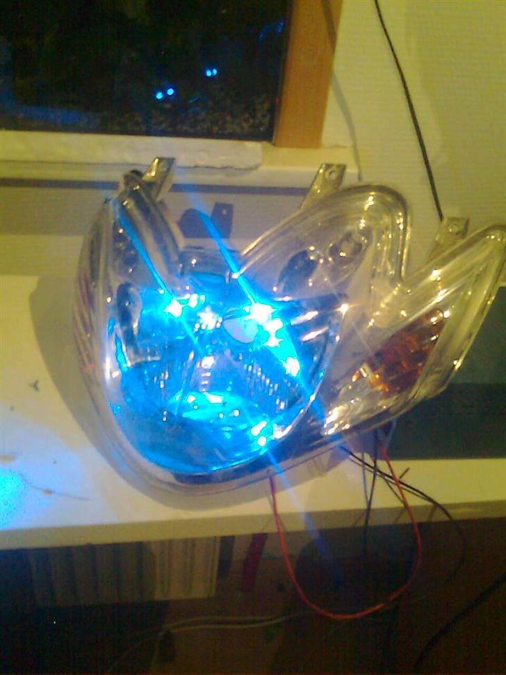 Yamaha jog R byttet - dioder fra da jeg lavet det, på dette foto er det røde ikke tændt i blikne billede 16