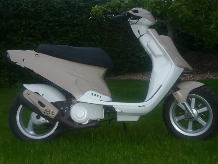 PGO HOT 50 billede 1