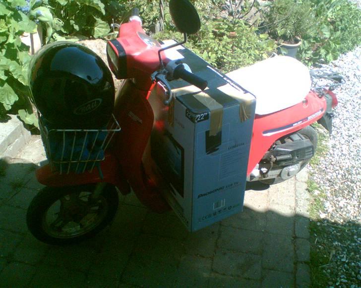 Honda Melody - Solgt - kom ikke og si den ik blir brugt :D 5 km hver vej med et 22" tv i kasse hehe billede 9