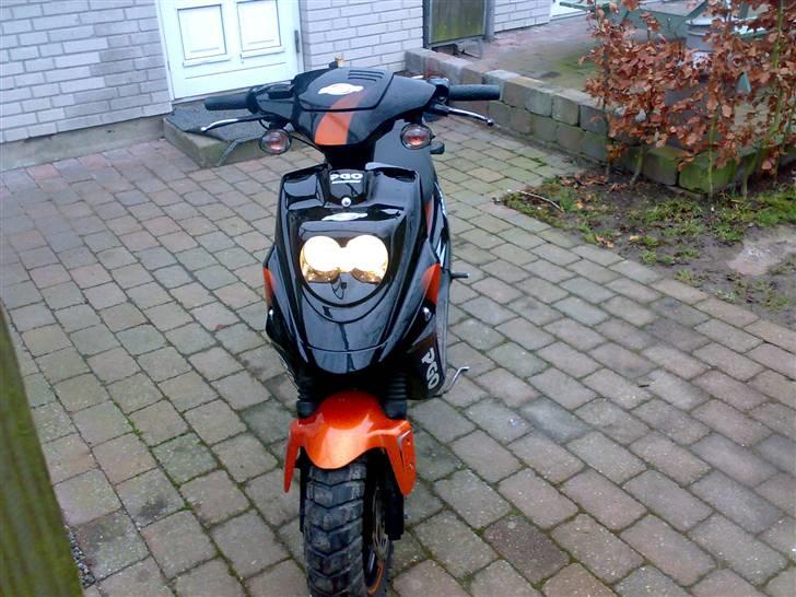 PGO Hot 50 (Sort/Rød) billede 1