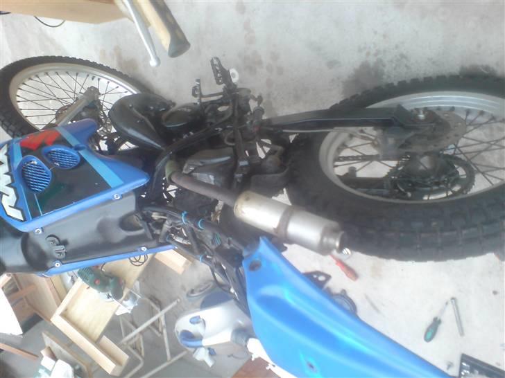 Suzuki RMX LC DD. - lidt rengøring af stel og nyt luftfilter element :) billede 17