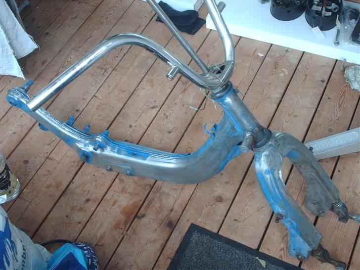 Suzuki FZ50 Projekt - efter nedslibning, men endnu ikke lakeret 28/5-09 billede 6