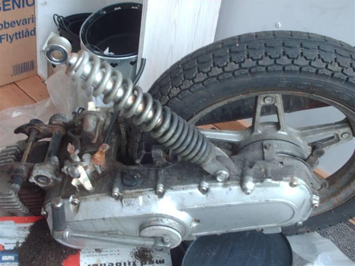 Suzuki FZ50 Projekt - Motoren vil jeg ikke røre ved, den kørte skam fint billede 7