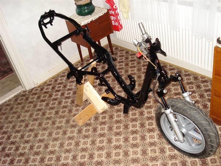 Yamaha Jog R -Solgt-! - Så fik jeg lige det malet.. billede 16