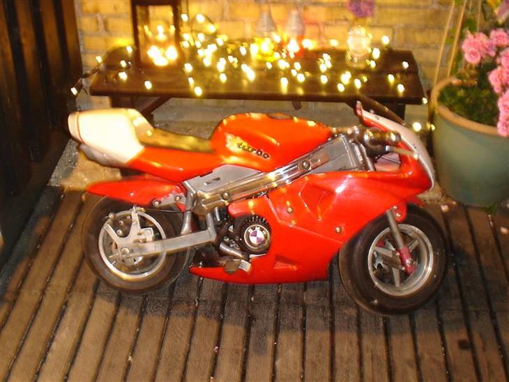 {{currentPhoto.altText}} billede {{currentPhoto.number}}