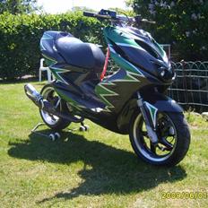 Yamaha Aerox Pata Negra