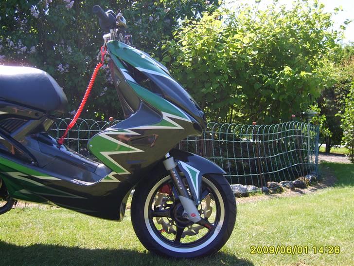 Yamaha Aerox Pata Negra billede 4