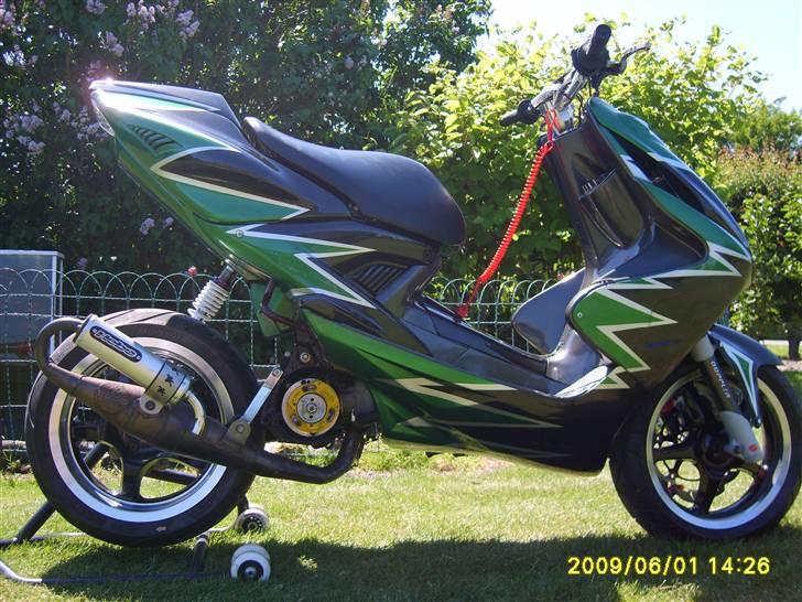 Yamaha Aerox Pata Negra billede 5