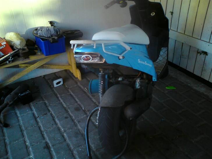 PGO Hot 50 " Total skadet " - ny ;) fjernet bag skærm. ny fjeder. nyt filter. billede 5