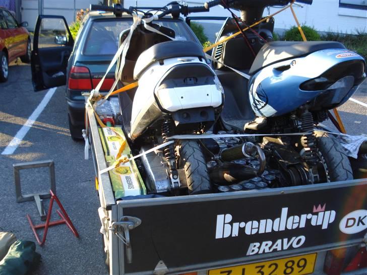 Aprilia Sonic - Hvad der var plads til på traileren efter asw :D billede 3