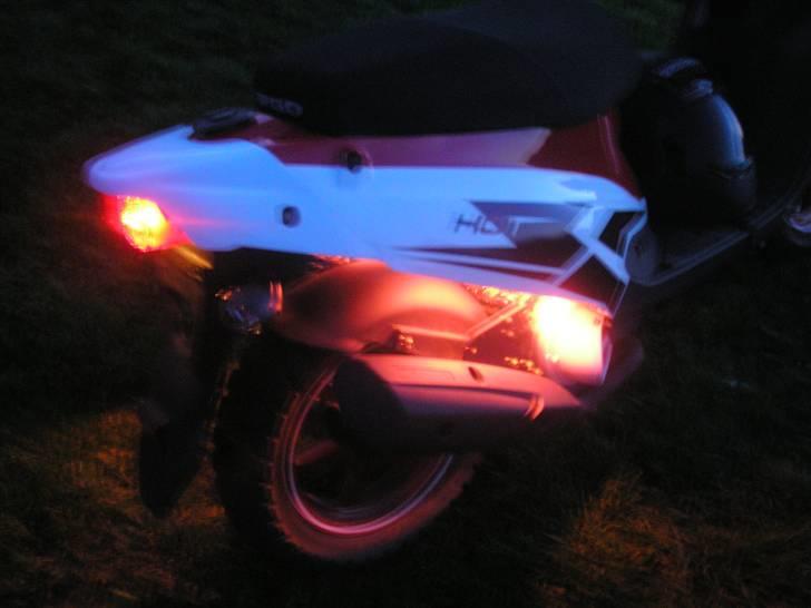 PGO Hot 50 - Lige lidt neon xD billede 9