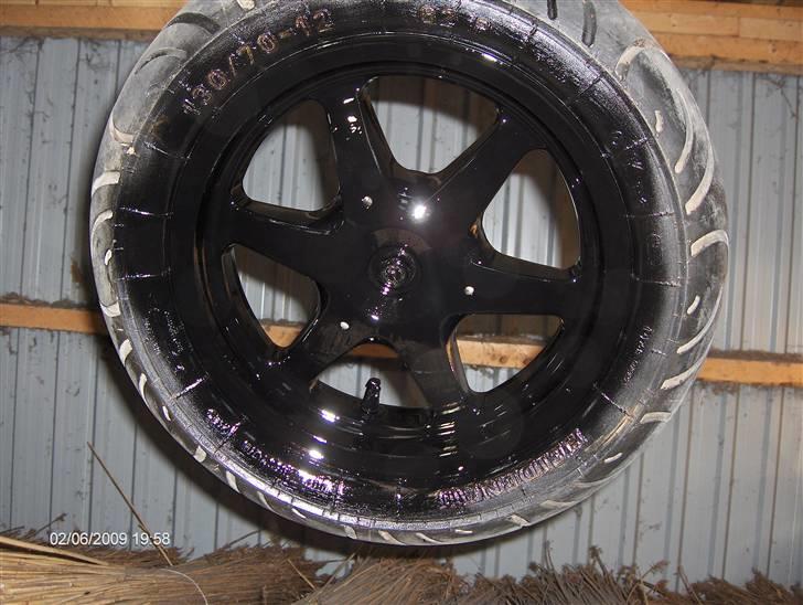 Yamaha jog r solgt - bagfælgen malet billede 13