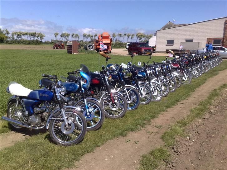 Yamaha FS1 4 gear DX Special - Træf på Strynø.. 28 yamaha´er årgang ´69-´78 + et par "specials" incl. min.. Fedt billede! billede 12