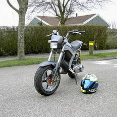 Suzuki Street Magic SSM.