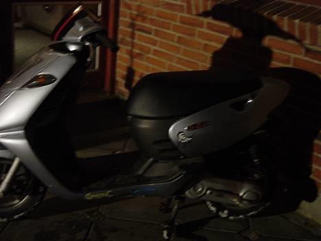 Aprilia sonic - team gran can billede 2