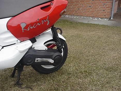 Aprilia Sonic Red & White billede 7