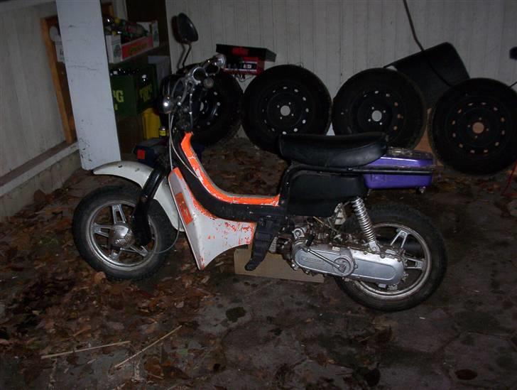 Suzuki FZ50 - Sådan så den ud da jeg hev den frem efter 5 år i et støvet skur... billede 4