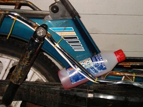 KTM Foxi 1k - Karburatorvæske-beholder billede 2