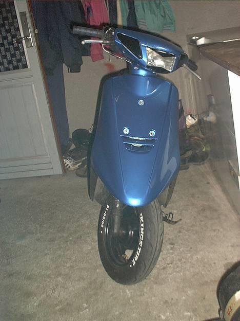 Yamaha Jog *Solgt* - Da den var færdig med optegnede dæk og nytonede lygter! billede 7