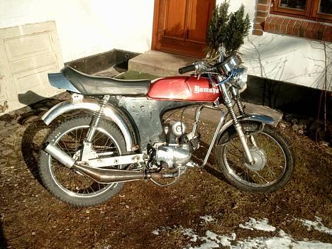 Yamaha 4gear - Nu med forkromet kicstarter hus og (dårlig) højglanspoleret kaburatordæksle (skal snart have skaffet den i krom)... billede 4