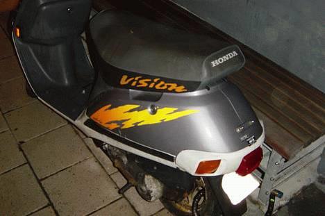Honda Vision - Her er den nogenlunde hel... billede 3