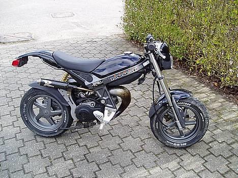 Suzuki street magic - sådan så min magic ud da jeg fik den, men har sat pro-grips på her billede 1