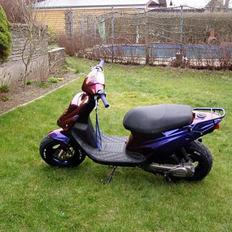 PGO Hot 50 Kamælion