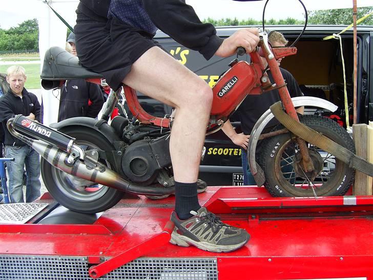 Garelli Katia + Zip - På rullefelt til Hjørring træf. Første rulning lige efter et par omganges "tilkørsel" til træffet og den smed lidt over 8 hk :) billede 3