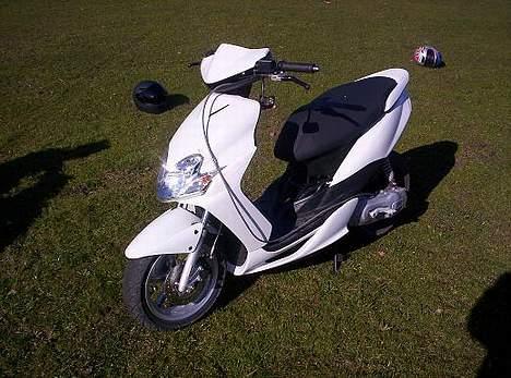 Yamaha Jog R **Fredes** - Før for fælg og tingende blev lavet billede 2