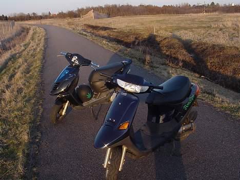 Aprilia sonic GP  Solgt - mig og min mates scoot:D billede 3