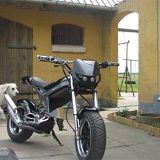 Suzuki street magic solgt