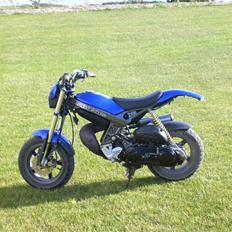 Suzuki street magic solgt