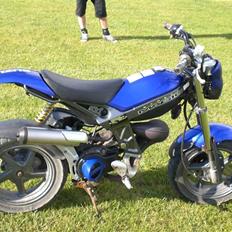 Suzuki street magic solgt