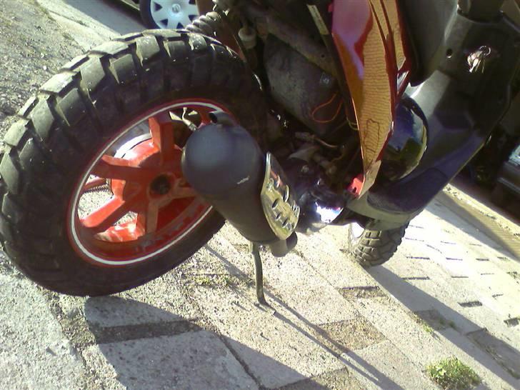 PGO HOT 50 ( solgt) :( - Puha knalli er lidt dirty;) med den nye bagfælg:) billede 15