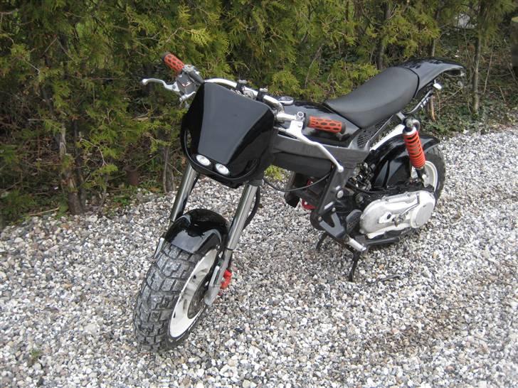 Suzuki Street Magic - Dagen efter jeg fik hende, der er da sket lidt :D billede 20