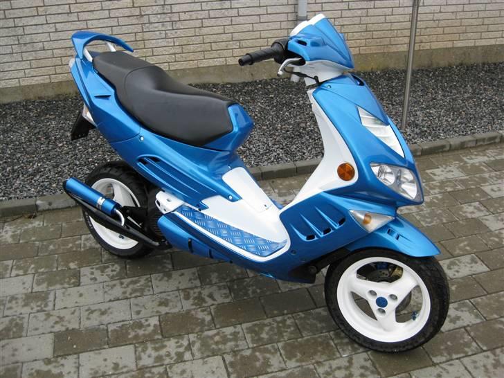 Peugeot speedfight 2 - Blue And White Magic billede 1