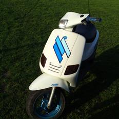 Piaggio Zip muggen stel