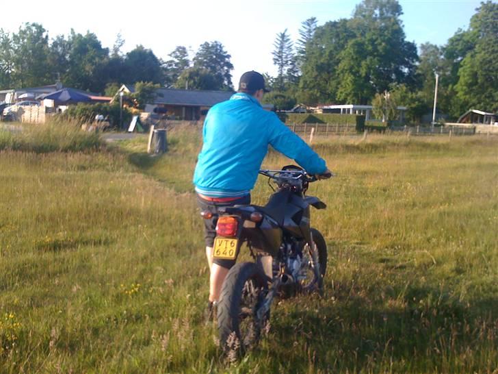 CPI SM SuperMotard Byttet - havde ikk taget min hjelm med så måtte trække den tilbage til sommerhuset billede 8