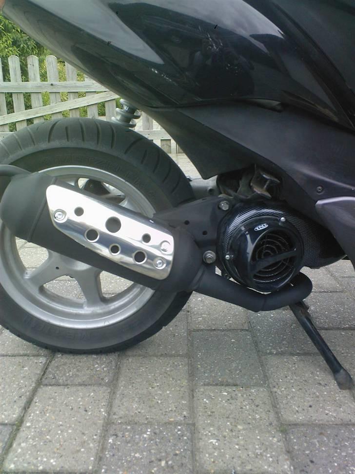Yamaha Jog R SOLGT - 9/6-09 så fik jeg endelig ny udstødning :D billede 15