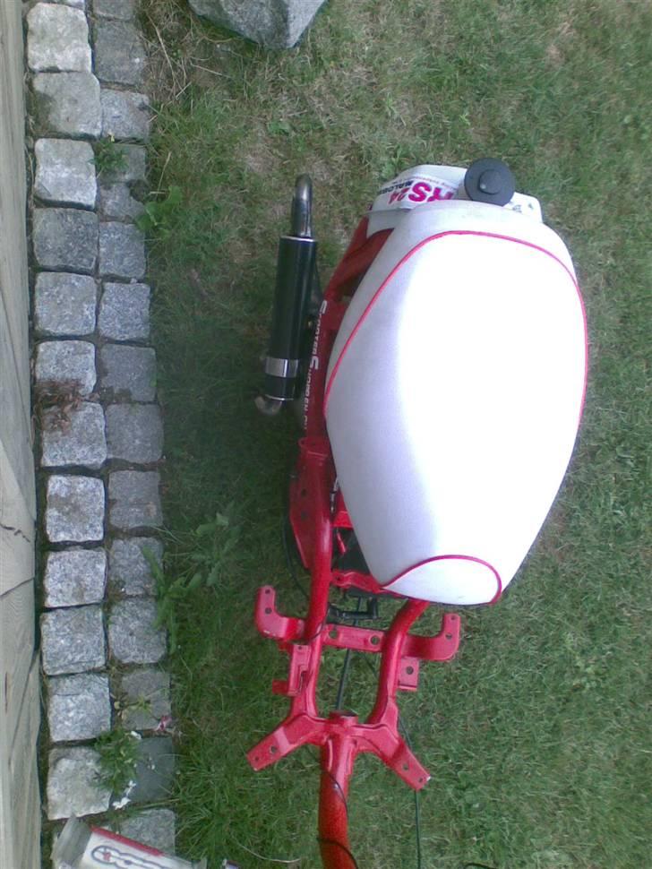 Yamaha  jog  R-setup væk - så er mit nye sæde også kommet billede 18