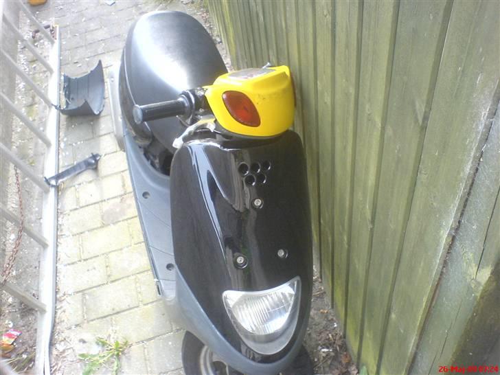 Yamaha jog givet til røde kors;) billede 9