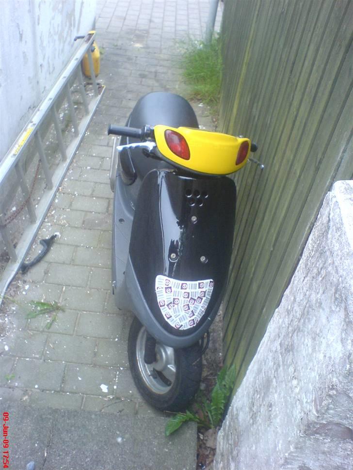 Yamaha jog givet til røde kors;) billede 11