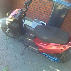 PGO Hot 5o .Taget af panserne