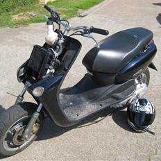 Yamaha neos manston lc SOLGT