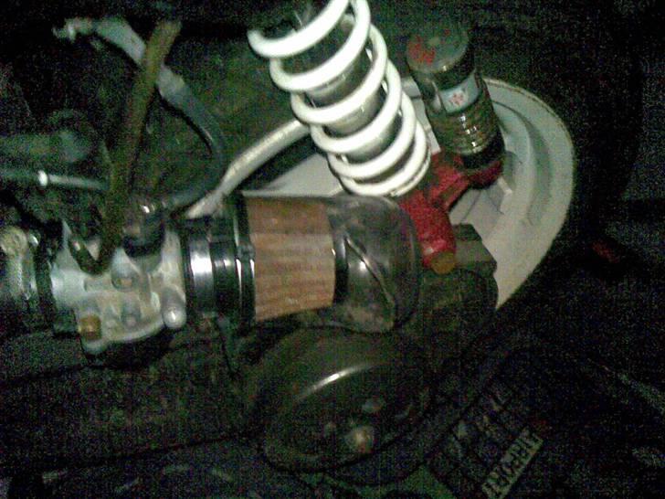Peugeot speedfight 2... byttet - den plastik ting der sider på filteret er homemade og gør at der iikk kommer vand ind i filteret:D billede 8